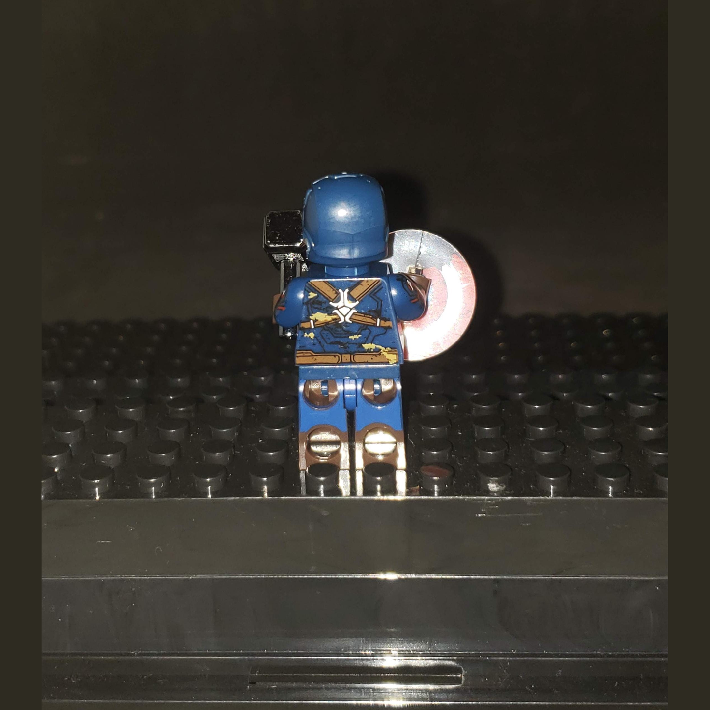 Avengers Captain America with Damaged Shield Figurine
