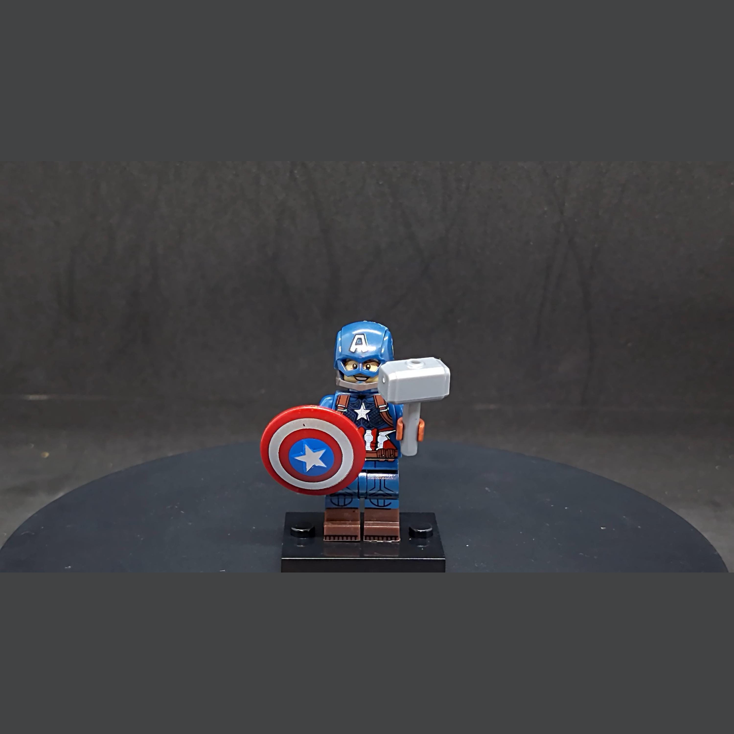 Marvel Avengers Captain America Figurine