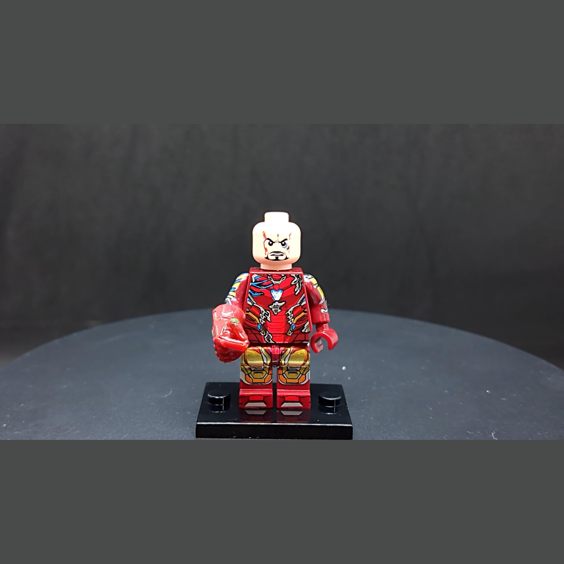 Marvel Avengers Iron Man Figurine