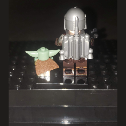 Custom-Compatible Armored Hunter with Green Alien Child Minifigure Set – Brick Building Fit