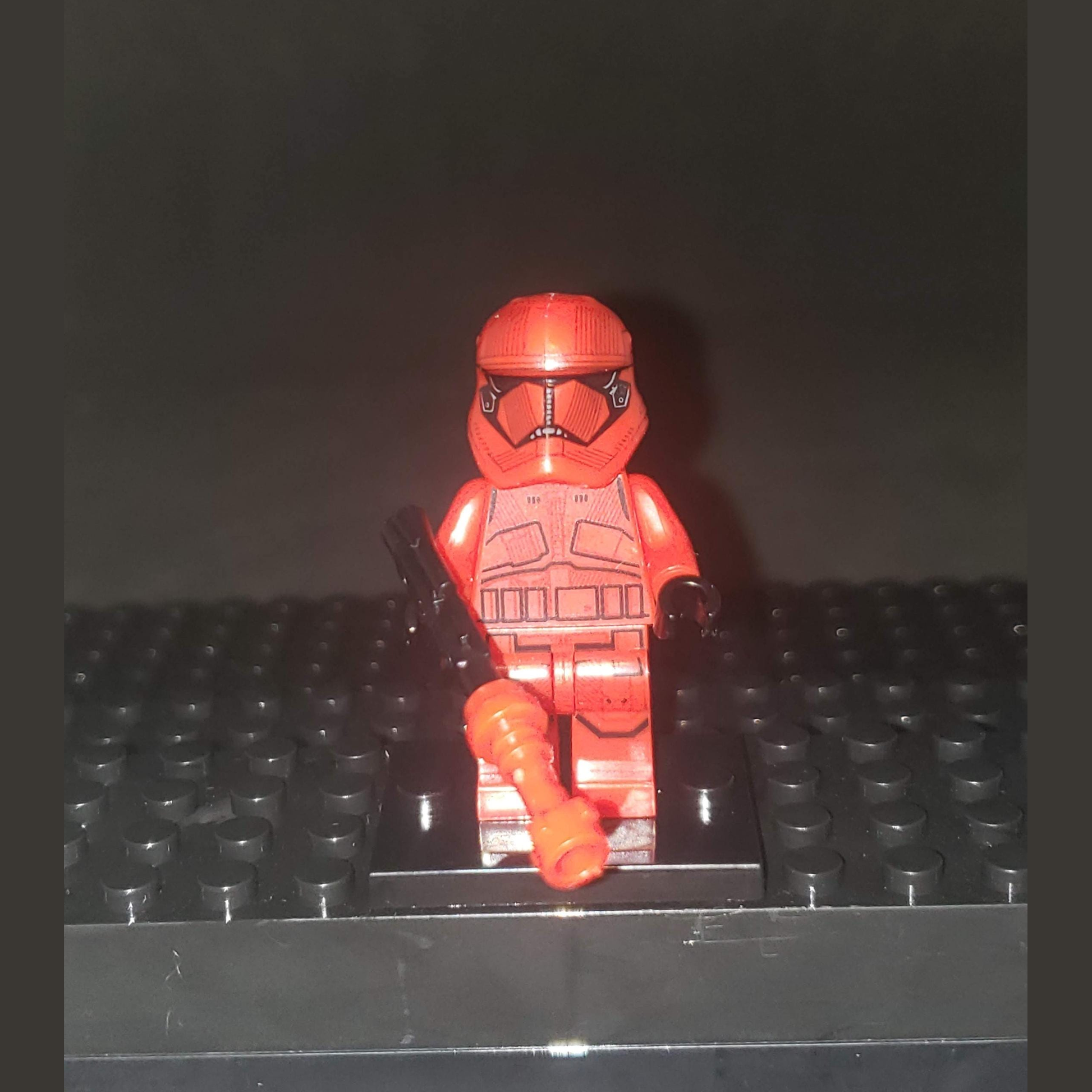 Custom-Compatible Red Armored Trooper Minifigure – Brick Building Fit